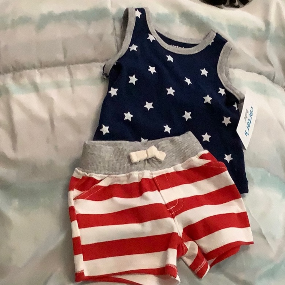 Carters newborn 2 pc set nwt
